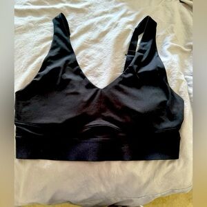fable-tics like new sports bra size large